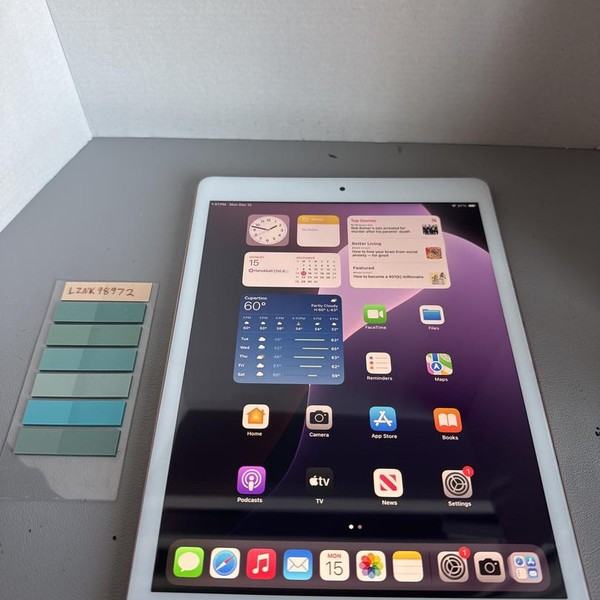 Apple iPad 8th Gen - Wi-Fi, 128 GB, Gold, A2270