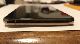 Good
													Apple iPhone Xs Max - AT&T, Gold, 64 GB, A1921, photo 4 of 13