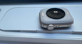 Mint
													Apple Watch SE 2nd Gen 40mm - Silver, A2722 - GPS, Aluminum, photo 3 of 17