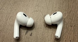 Used
													Apple AirPods Pro 2 - Lightning, photo 3 of 3