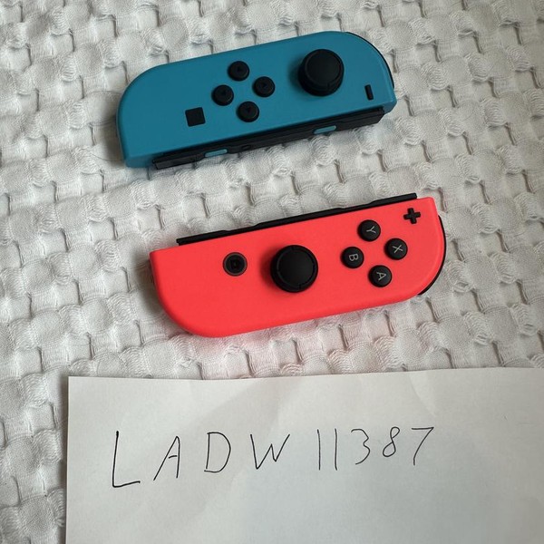 Nintendo Switch - 32 GB, Red & Blue