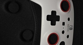 Mint
													Nintendo Switch - Red & Blue, 32 GB, photo 4 of 10