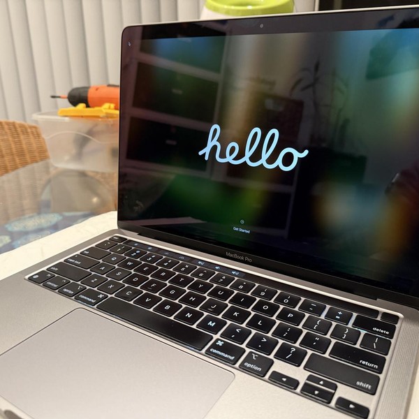 MacBook Pro 2020 - 13 inch - 1 TB, Gray, 16 GB, Apple M1