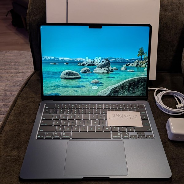 MacBook Air 2025 (M4) - 13 inch - 1 TB, Midnight, 24 GB, Apple M4