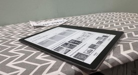 Mint
													Amazon Kindle Oasis 10th Gen - Gray, 8 GB, WiFi Only, photo 4 of 8