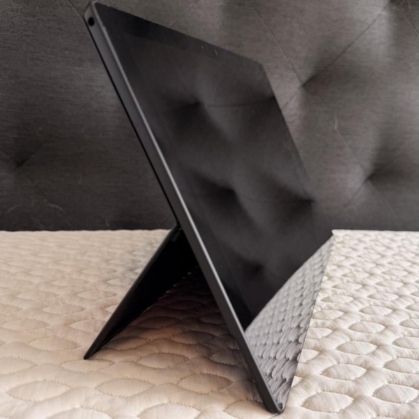 Microsoft Surface Pro 7 Plus - 256 GB, Black, 16 GB, Intel Core i7, Wi-Fi