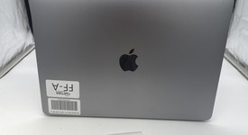 Good
													MacBook Pro 2020 - 13" - I7, Gray, 1 TB, 32 GB, photo 3 of 6