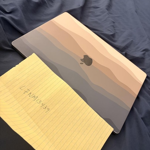 MacBook Pro 2021 - 16 inch - 512 GB, Gray, 16 GB, Apple M1 Pro 10-core