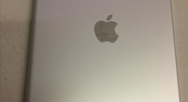 Mint
													Apple iPad Air - Unlocked, Silver, 32 GB, photo 3 of 7