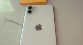 Fair
													Apple iPhone 11 - Unlocked, White, 128 GB, A2111, photo 3 of 8