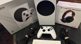 Mint
													Xbox Series S (2020) - Robot White, 1 TB, photo 1 of 8