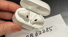 Used
													Apple AirPods 1st Gen - Lightning Case, photo 2 of 4