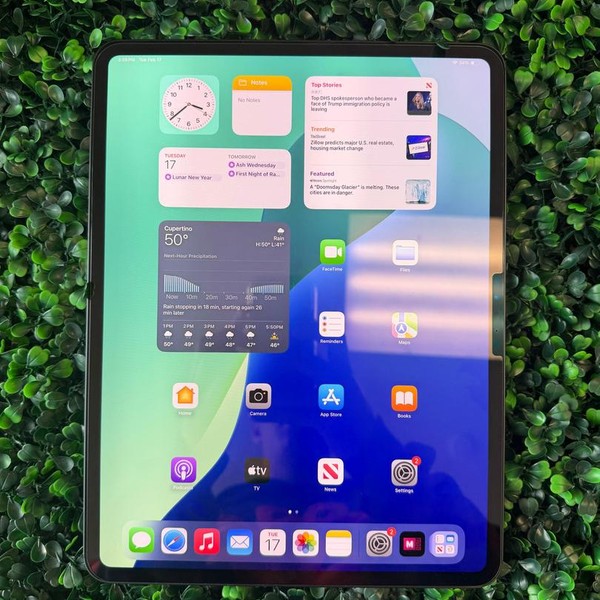 Apple iPad Pro 13 inch (M4) 2024 - Unlocked, 256 GB, Black, 8 GB, A2926, Standard Glass