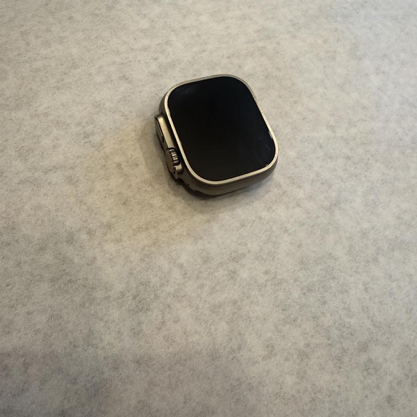 Apple Watch Ultra 49mm - Unlocked, Titanium, A2622