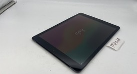Fair
													Apple iPad 7th Gen - Unlocked, Gray, 32 GB, A2200, photo 2 of 4