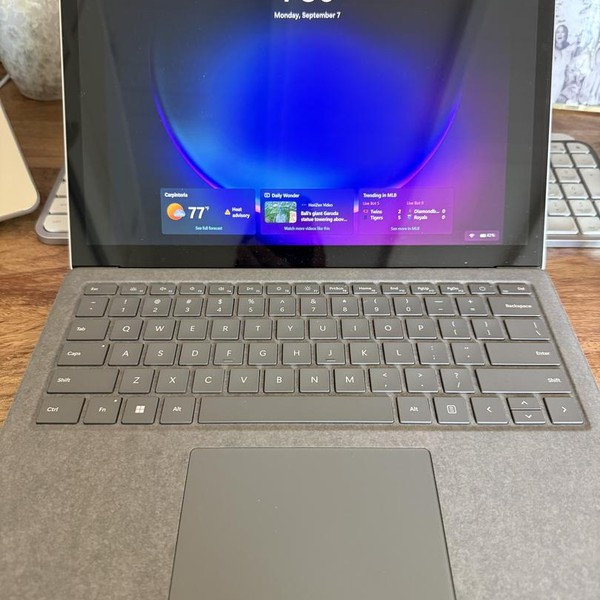 Microsoft Surface Laptop 5 - 256 GB, Platinum, 8 GB, Intel Core i5, 13.5 inch