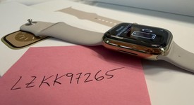 Good
													Apple Watch Series 9 41mm - Unlocked, Gold, A2982 - Cellular, Stainless, photo 3 of 7