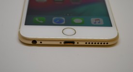 Good
													Apple iPhone 6S Plus - Unlocked, Gold, 128 GB, A1634, photo 4 of 12