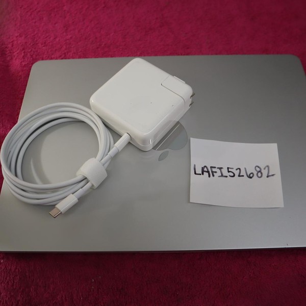 MacBook Air 2024 (M3) - 13 inch - 256 GB, Silver, 8 GB, Apple M3, 8-core GPU
