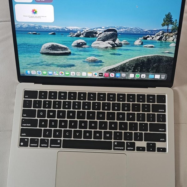 MacBook Air 2022 (M2) - 13 inch - 256 GB, Starlight, 8 GB, Apple M2