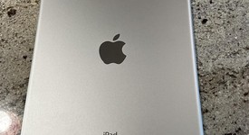 Good
													Apple iPad Air 2 - Unlocked, Silver, 128 GB, photo 3 of 4