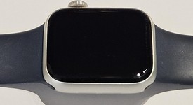 Good
													Apple Watch SE 2nd Gen 40mm - Unlocked, Silver, A2726 - Cellular, Aluminum, photo 2 of 6