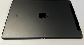 Mint
													Apple iPad 7th Gen - Unlocked, Gray, 32 GB, A2200, photo 3 of 7