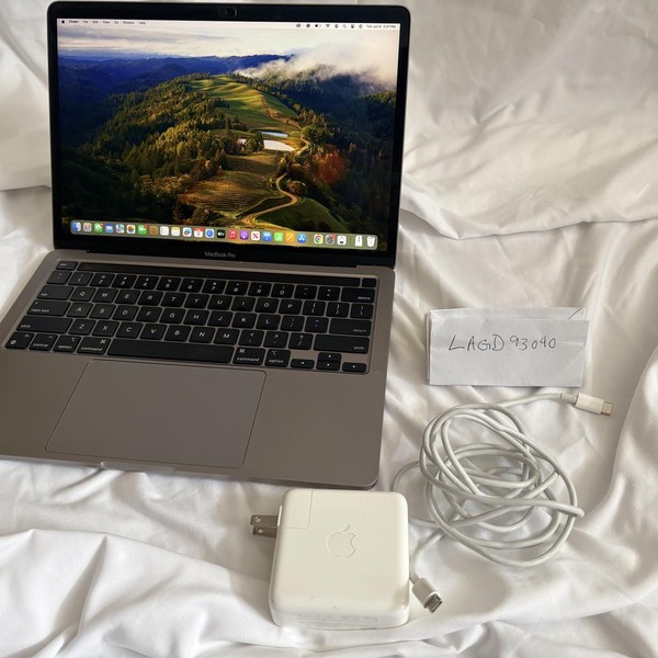 MacBook Pro 2022 - 13 inch - 256 GB, Gray, 8 GB, Apple M2