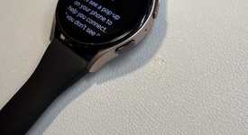 Good
													Samsung Galaxy Watch5 - Unlocked, Gold, 40mm, photo 3 of 6