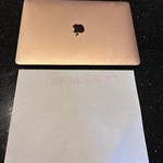 Good MacBook Air 2020 - 13 inch - 256 GB, Gold, 8 GB, Intel Core i3