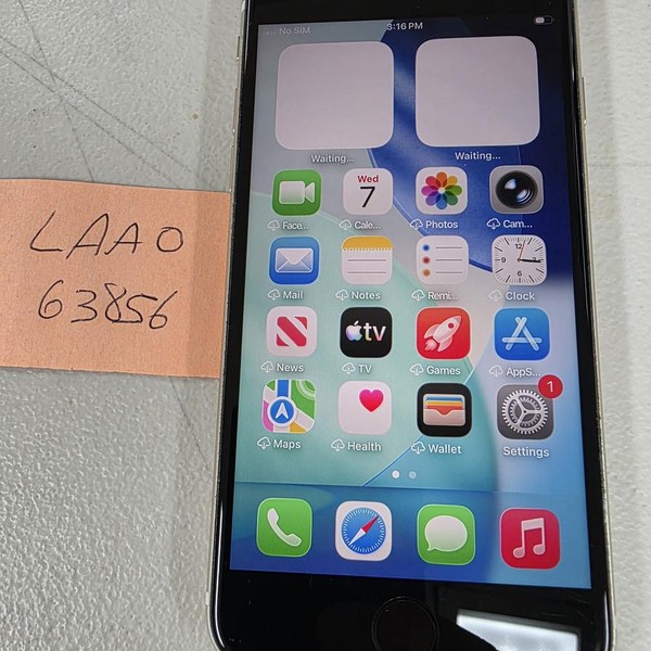 Apple iPhone SE 3rd Gen 2022 - Unlocked, 128 GB, Starlight, A2595