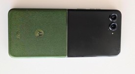 Mint
													Motorola Razr Plus (2024) - Unlocked, Green, 256 GB, 12 GB, photo 4 of 9