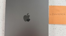 Mint
													Apple iPad Pro 11" 4th Gen 2022 - Unlocked, Gray, 128 GB, photo 2 of 3