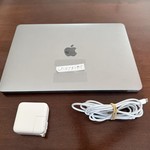 Good MacBook Air 2020 - 13 inch - 256 GB, Gray, 8 GB, Intel Core i3