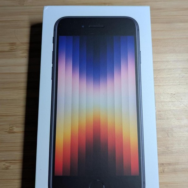 Apple iPhone SE 3rd Gen 2022 - Unlocked, 64 GB, Midnight, A2595