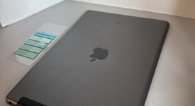 Good
													Apple iPad 9th Gen - Unlocked, Gray, 64 GB, A2603, photo 5 of 5