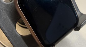 Good
													Apple Watch SE 1st Gen 40mm - Unlocked, Gold, A2353 - Cellular, Aluminum, photo 4 of 8