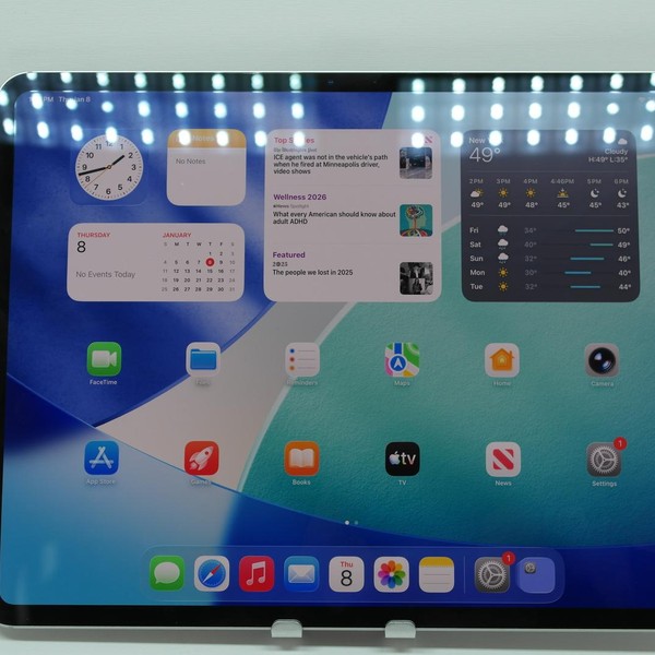 Apple iPad Pro 13 inch (M4) 2024 - Unlocked, 256 GB, Silver, 8 GB, A2926, Standard Glass