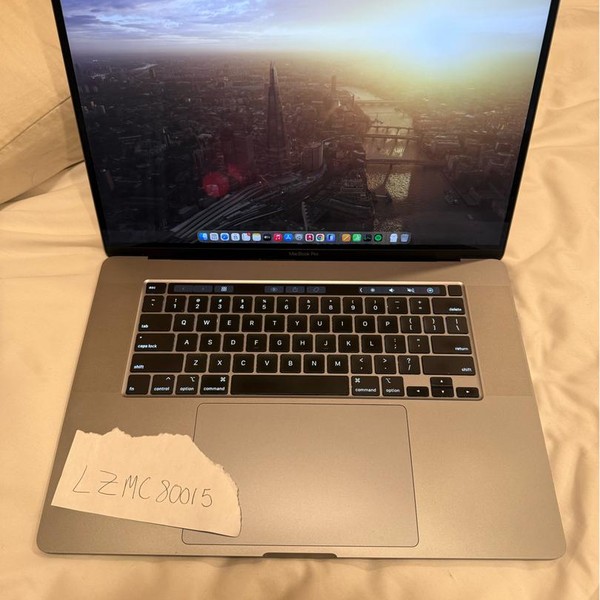 MacBook Pro 2019 - 16 inch - 512 GB, Gray, 16 GB, Intel Core i7