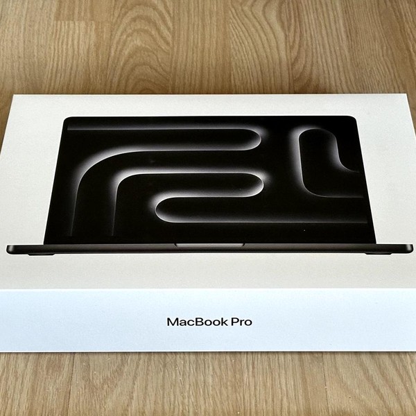 MacBook Pro 2026 - 14 inch (M5) - 2 TB, Space Black, 36 GB, Apple M5 Max 18-core (32-core GPU), Standard Display