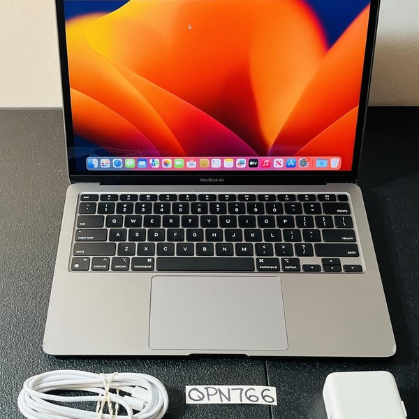 MacBook Air 2020 - 13 inch - 128 GB, Gray, 8 GB, Apple M1