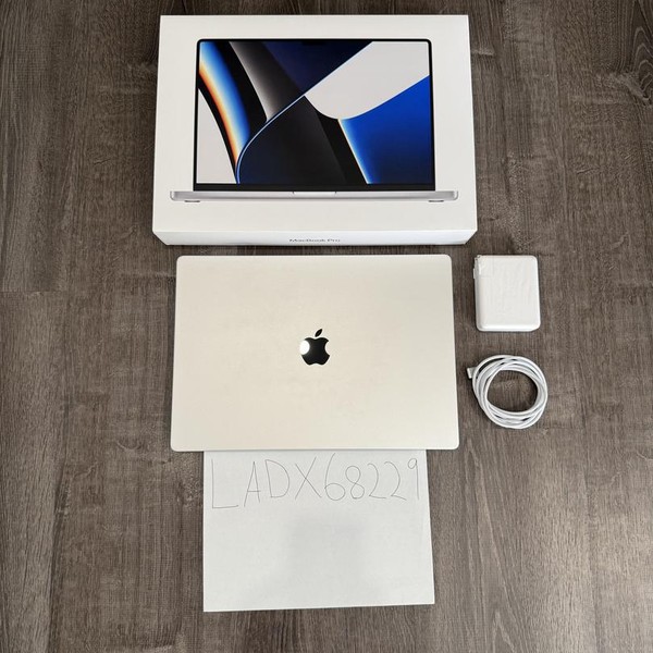 MacBook Pro 2021 - 16 inch - 1 TB, Silver, 16 GB, Apple M1 Pro 10-core