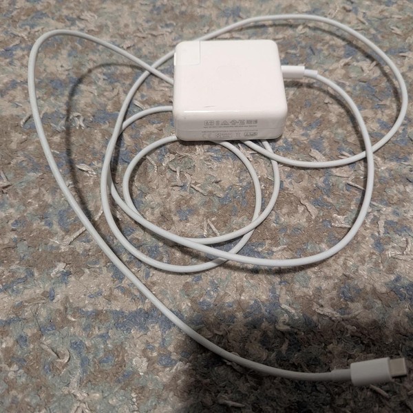 MacBook Pro 2017 (With Touch Bar) - 13 inch - I5, Gray, 512 GB, 8 GB