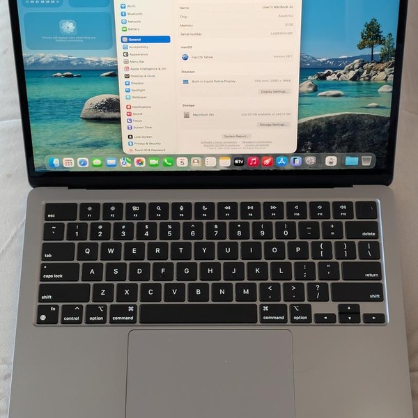 MacBook Air 2022 (M2) - 13 inch - 256 GB, Gray, 8 GB, Apple M2