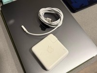 MacBook Pro 2017 (With Touch Bar) - 13"
