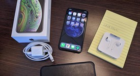 Good
													Apple iPhone Xs - Unlocked, Gray, 64 GB, A1920, photo 1 of 7