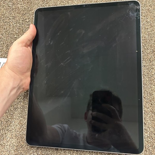 Apple iPad Pro 12.9 inch 6th Gen 2022 - Wi-Fi, 128 GB, Gray