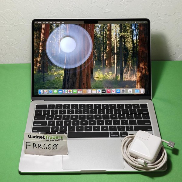 MacBook Air 2022 (M2) - 13 inch - 256 GB, Silver, 8 GB, Apple M2