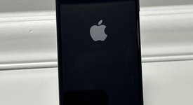 Good
													Apple iPhone SE 3rd Gen 2022 - Unlocked, Midnight, 128 GB, A2595, photo 3 of 5