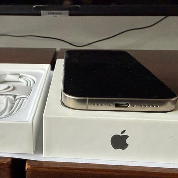 Apple iPhone 16 Pro - Unlocked, Natural, 256 GB, A3083